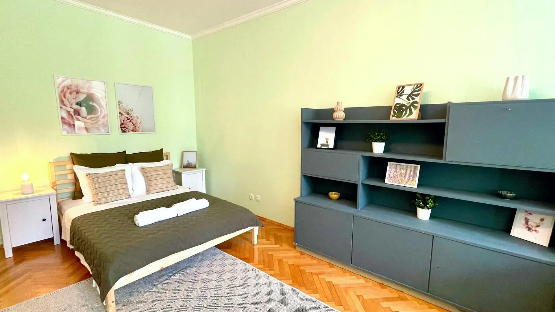 Bohemian Bright & Calm 2Br - Top Center - Private Balcony صوفيا بلغاريا