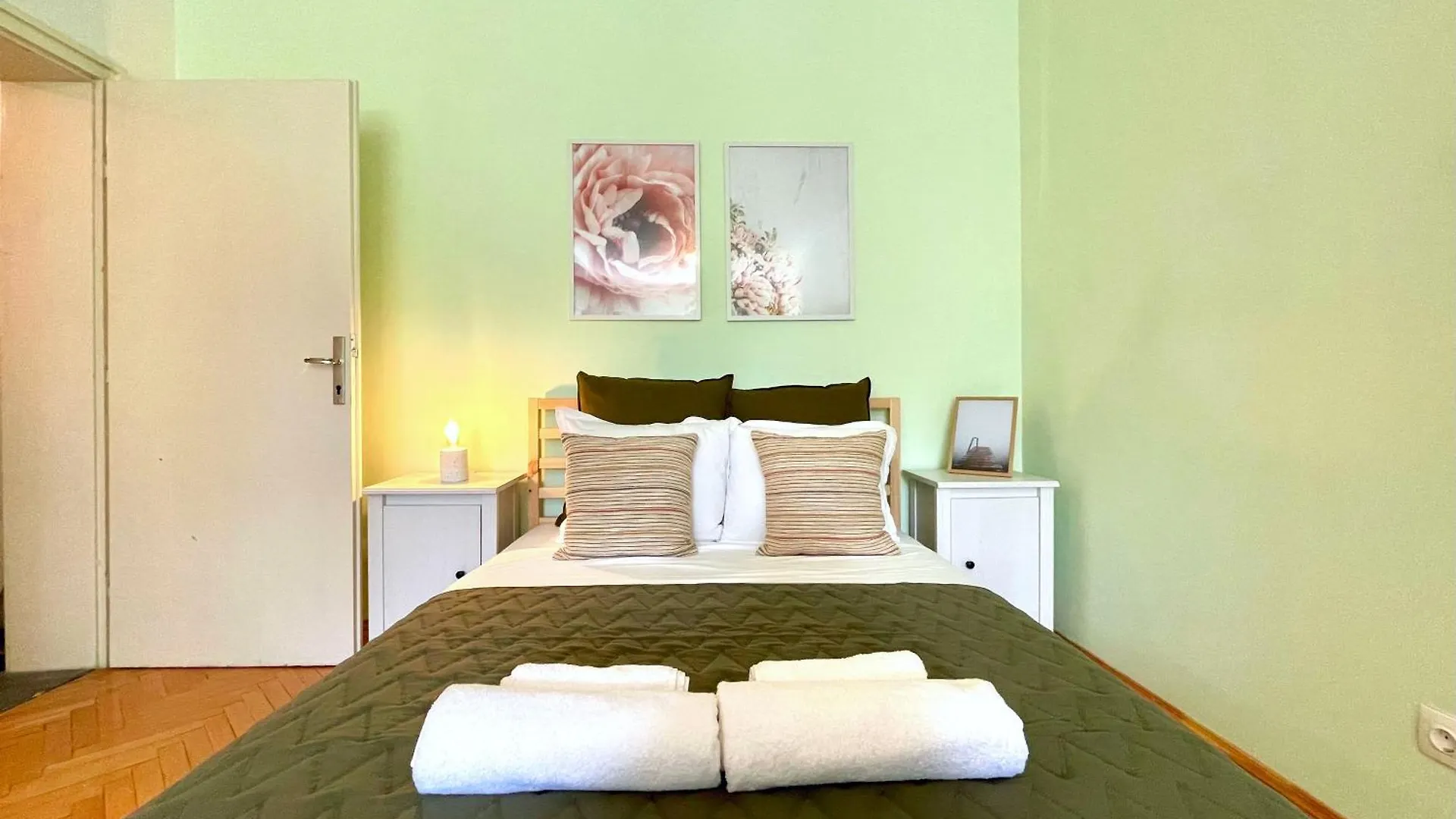 Bohemian Bright & Calm 2Br - Top Center - Private Balcony Sofia