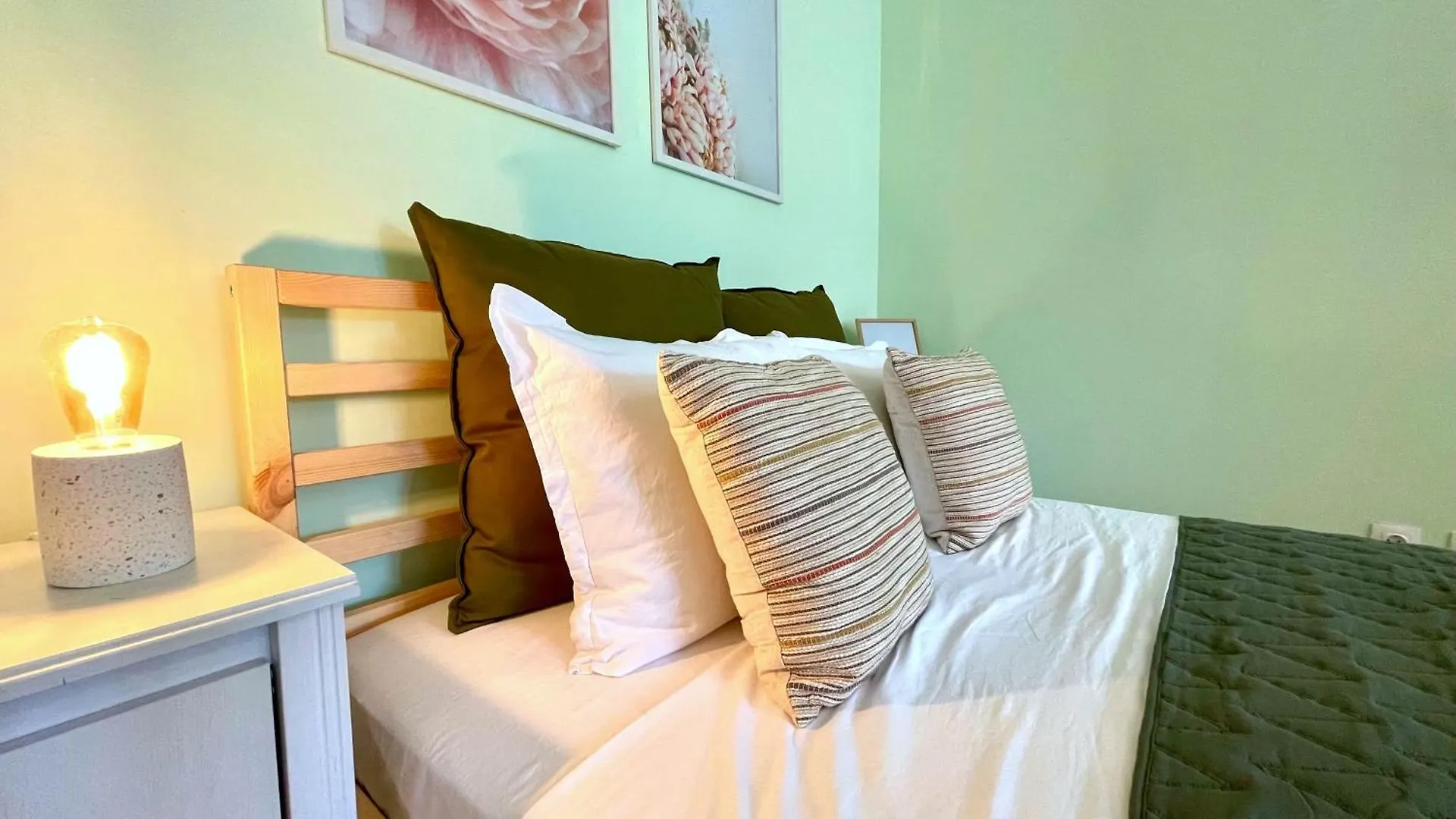 Apartment Bohemian Bright & Calm 2Br - Top Center - Private Balcony Sofia