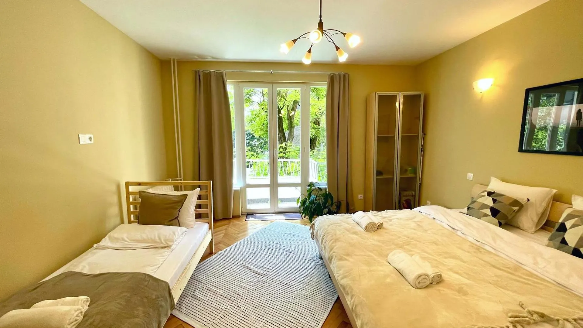 Bohemian Bright & Calm 2Br - Top Center - Private Balcony Sofia