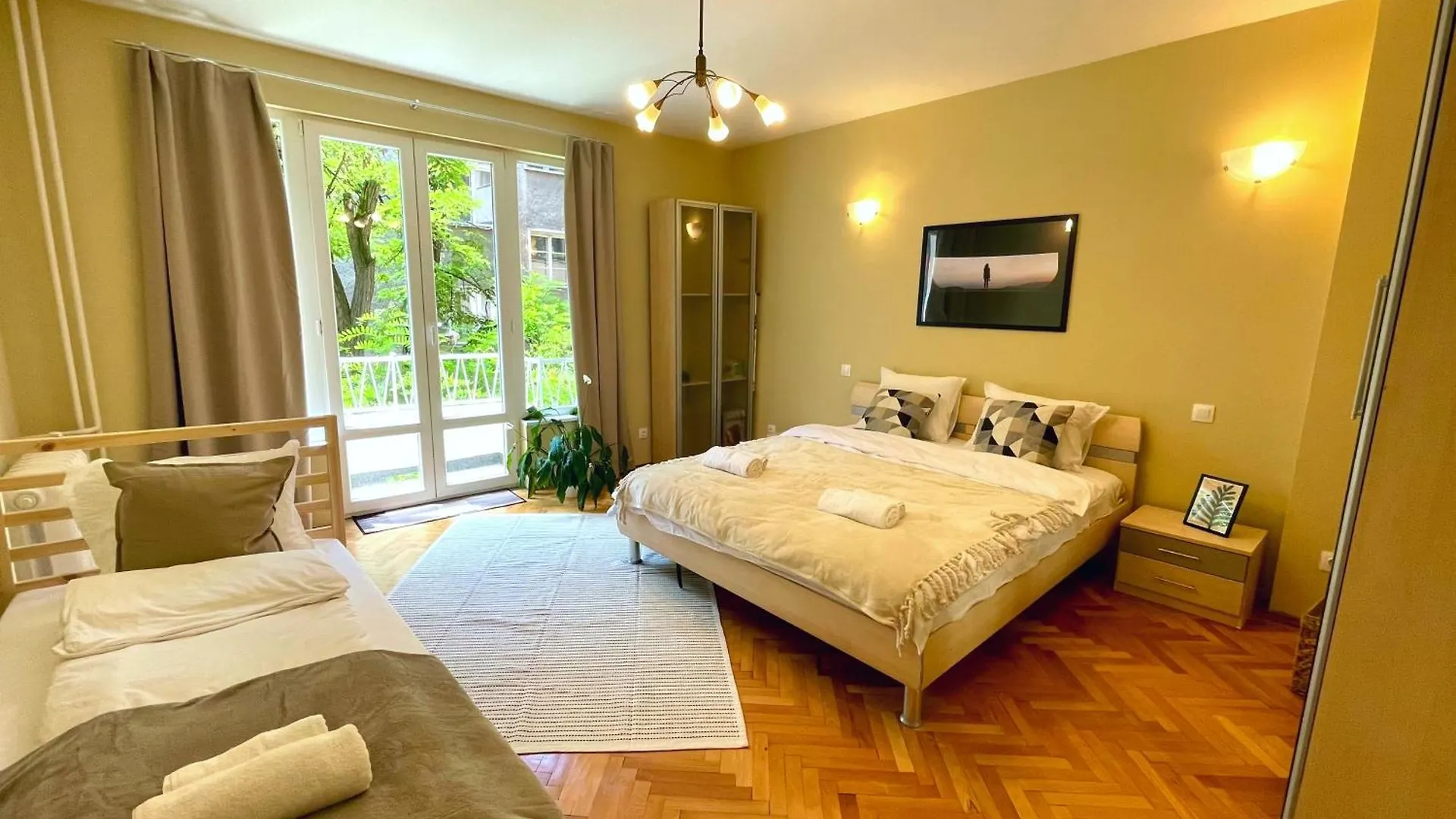 Apartment Bohemian Bright & Calm 2Br - Top Center - Private Balcony Sofia
