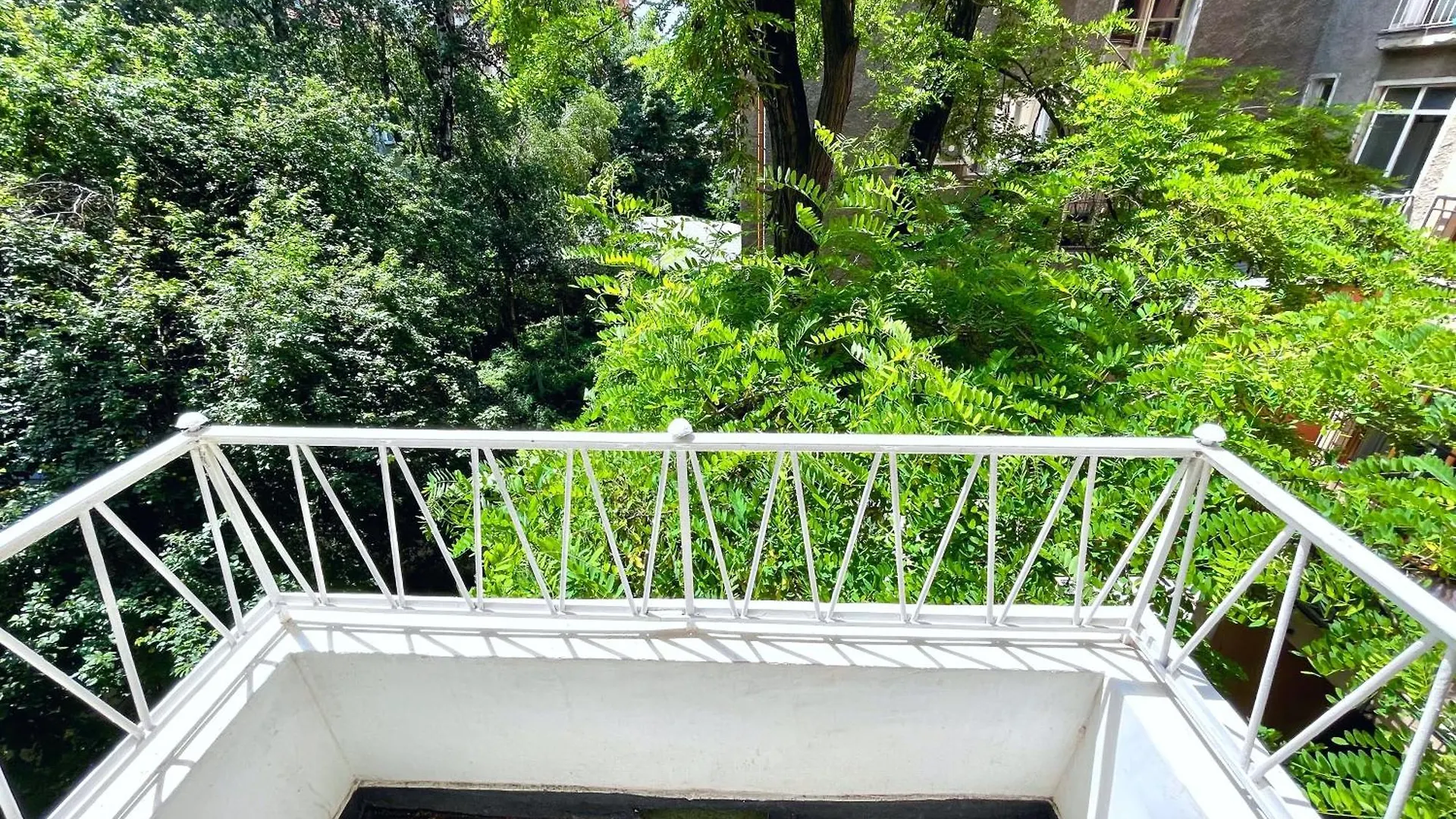 Bohemian Bright & Calm 2Br - Top Center - Private Balcony Sofia Apartment