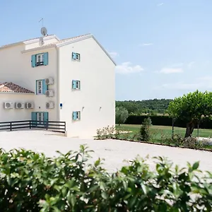 https://villa-emilia-umag.in-istria.net